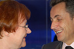 Presidentti Halonen ja Ranskan presidentti Nicolas Sarkozy keskustelevat Washingtonin ydinturvahuippukokouksessa. Kuva: Kari Mokko 